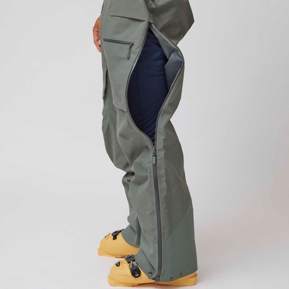 カラーブルー新品 NORRONA lofoten Gore-Tex Pro Pants(M) - スノーボード